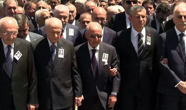 Altan Öymen&#039;in cenazesinde siyasi birlik mesajı