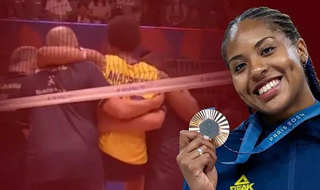 Ana Cristina şoku! Maçı tekerlekli sandalyeyle izledi