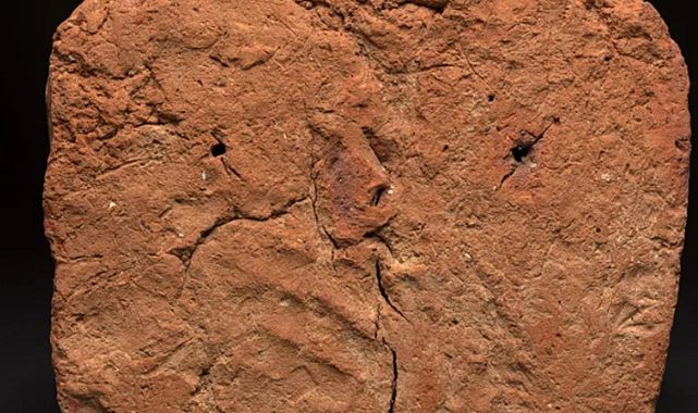 Antik Mısır mezarında 4 bin yıllık el izi bulundu