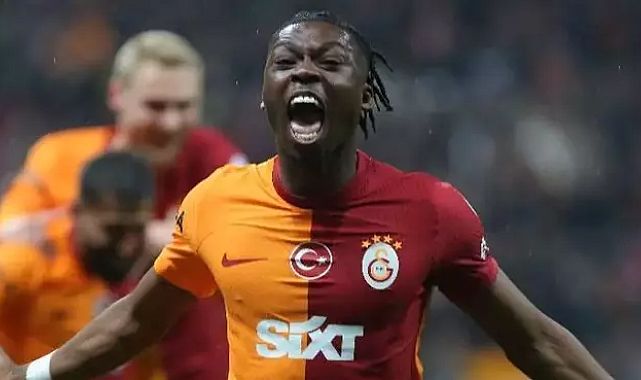 Augsburg, Derrick Köhn&#039;ün peşinde