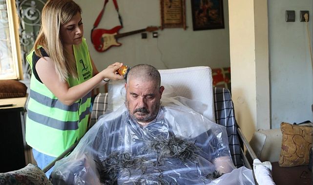 Bayraklı Belediyesi’nden evde bakımda kuaför desteği