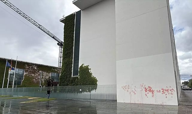 Berlin’de Filistin Protestosu: Başbakanlık Boyandı