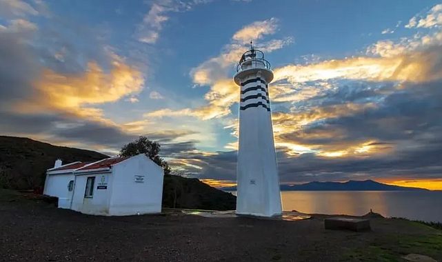 Ege’nin Doğasında Huzur: Sarpıncık Deniz Feneri
