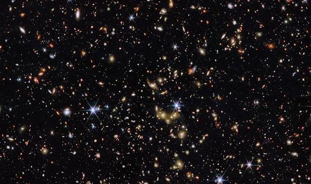 Evrenin erken dönemine ışık tutan fosil galaksi bulundu