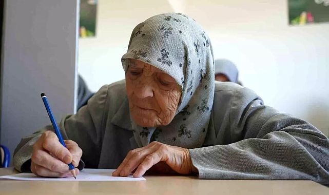 Gaziantep&#039;te Nineler Okuma Yazma Öğrenmenin Mutluluğunu Yaşıyor