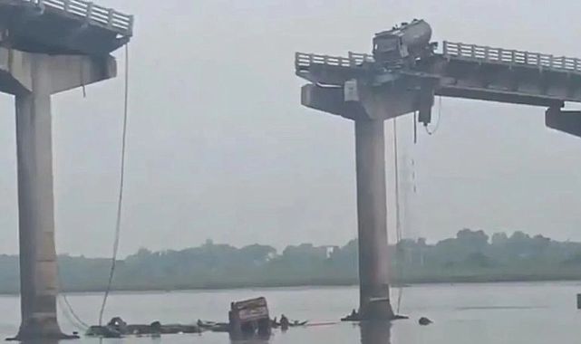 Hindistan’da köprü çökmesi: Kurtarma çalışmaları sürüyor