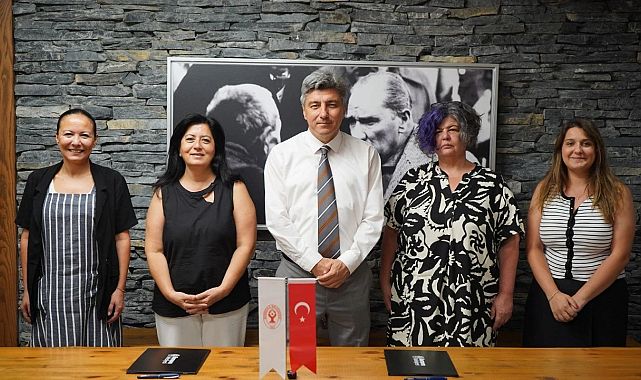 Kadınlara haklarını öğreten program Bornova’da