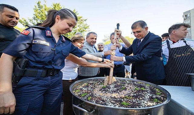 Karşıyaka’da aşure etkinliği: Birlik ve beraberlik
