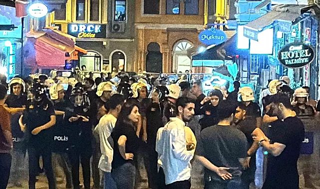 Leman Dergisine Karikatür Tepkisi: Vatandaşlar Ayakta