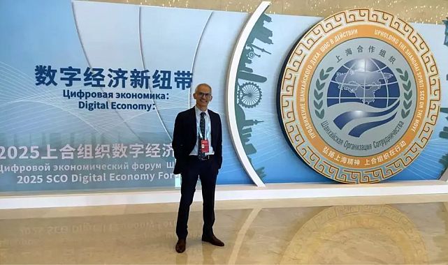 Mehmet Bozkurt: Çin dijitalde baş döndürüyor