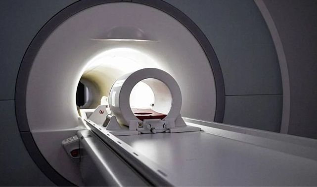 MR odasına metal kolyeyle girdi, hayatını kaybetti