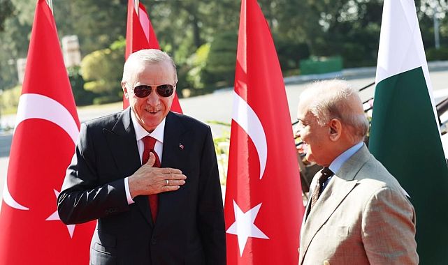 Pakistanlı bakandan Erdoğan&#039;a: Ümmete ilham kaynağı
