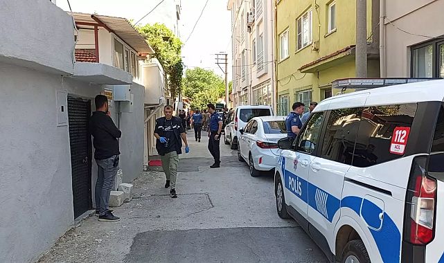 Polise bıçakla saldırdı, bacağından vuruldu.