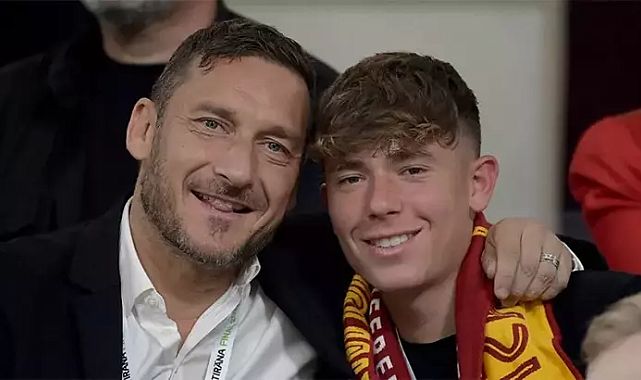 Roma efsanesi Totti’nin oğlu Cristian 19 yaşında futbola veda etti