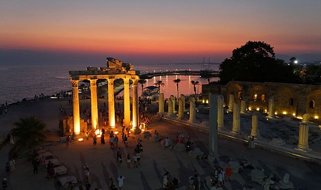 Side’de gece müzeciliği turistleri cezbediyor