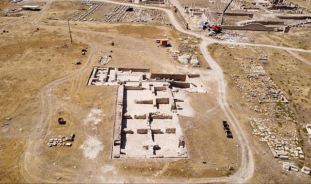 Tripolis Antik Kenti’nde 1600 yıllık balıklı villa gün yüzüne çıktı
