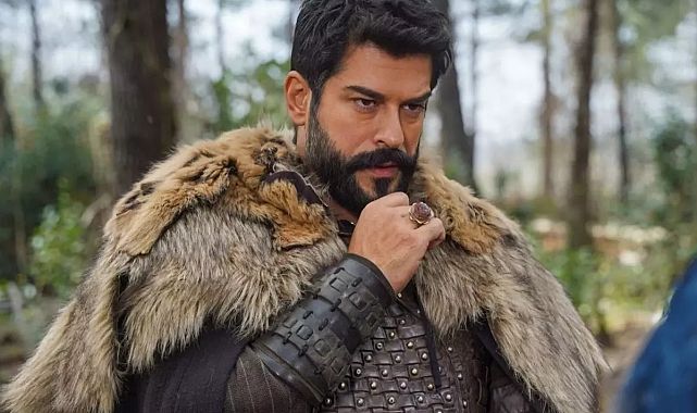 Ücret krizi sonrası ayrılık: Özçivit diziden çıktı