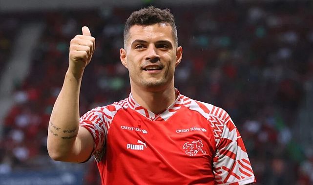 Xhaka Premier Lig'e dönüyor