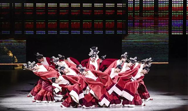 Xinjiang&#039;da Uluslararası Dans Festivali Coşkusu