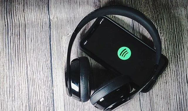 Yapay zeka Foley adına şarkı yaptı, tepki büyüyor