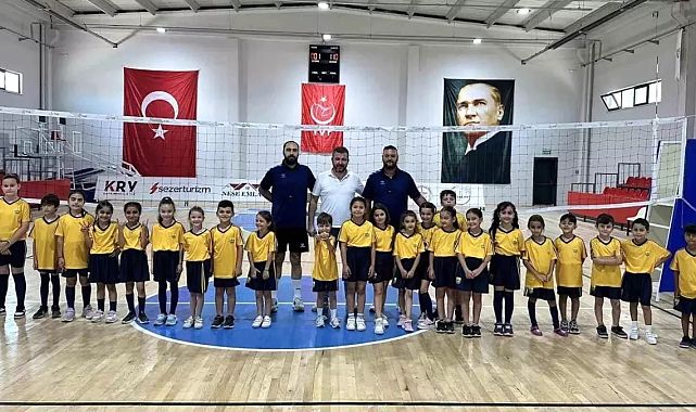 Yenişehir’de 310 Çocuk İçin Futbol ve Voleybol Yaz Okulu