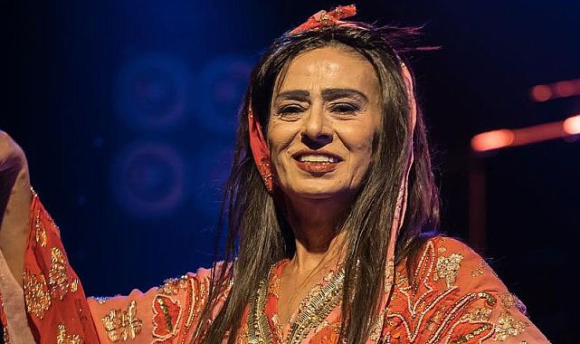 Yıldız Tilbe sahnede hastalığını açıkladı