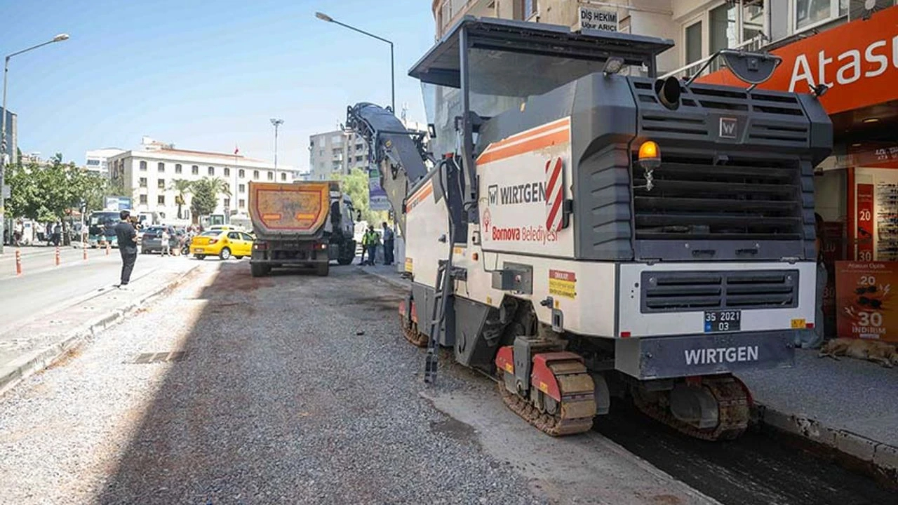 Bornova’nın en işlek caddesi modernleşiyor