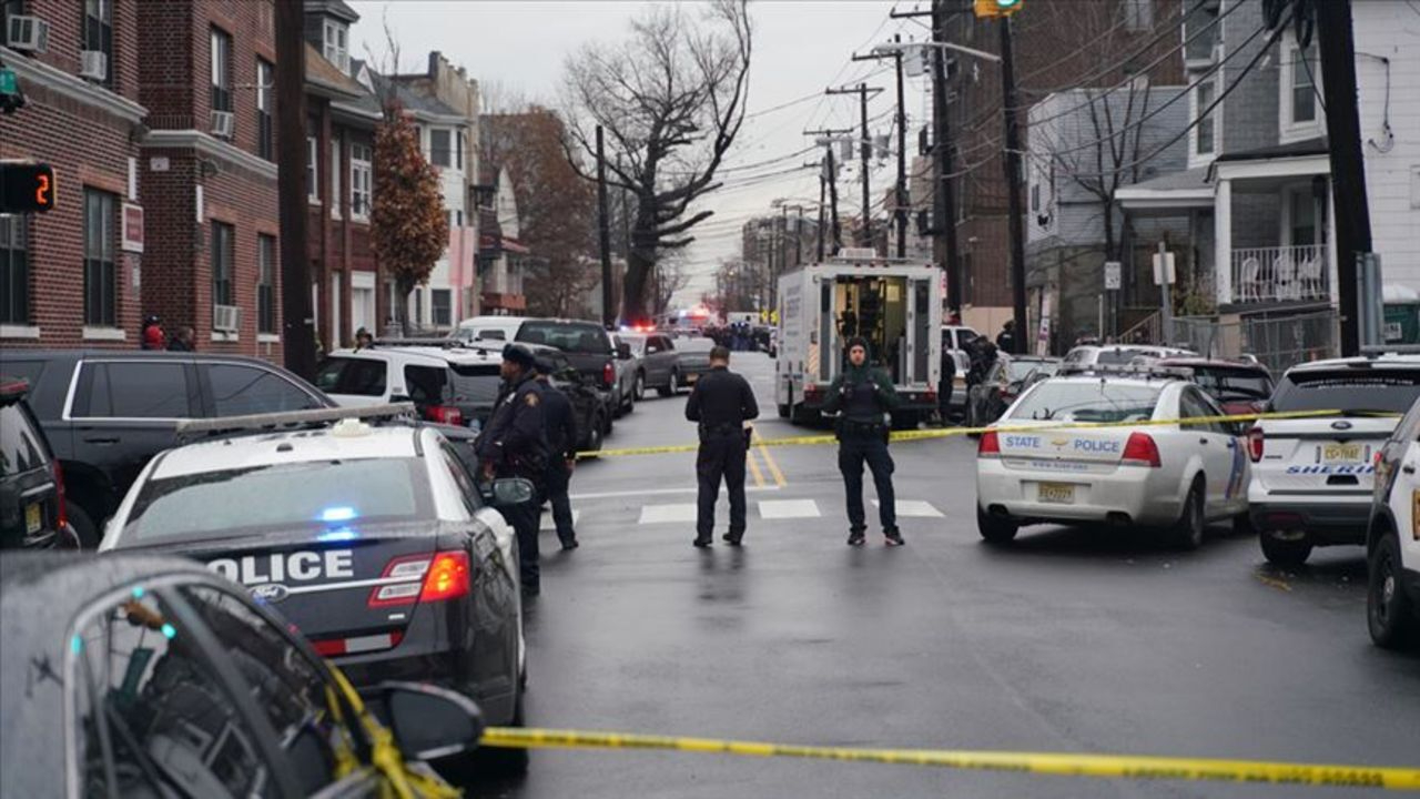 ABD’de alışveriş merkezinde kanlı saldırı