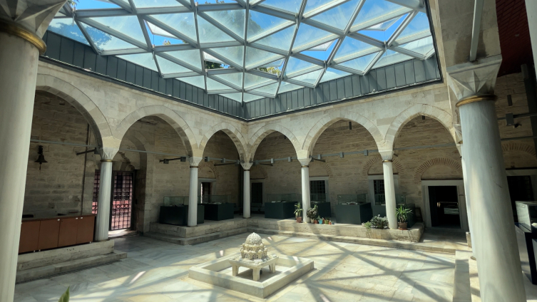 Asırlık yazmalar Beyazıt Kütüphanesi’nde geleceğe taşınıyor