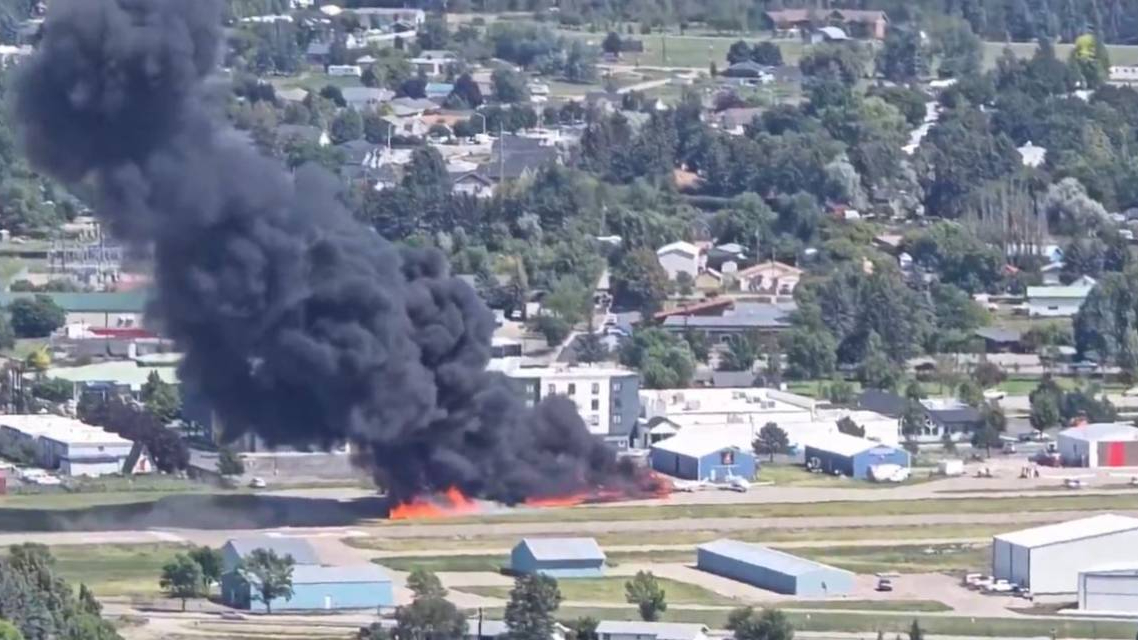 Apronda kaza: Uçaklar alev aldı