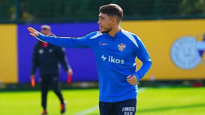 Trabzonspor’dan Ezeli Rakip Hamlesi: Emre Mor İçin Teklif Hazırlanıyor