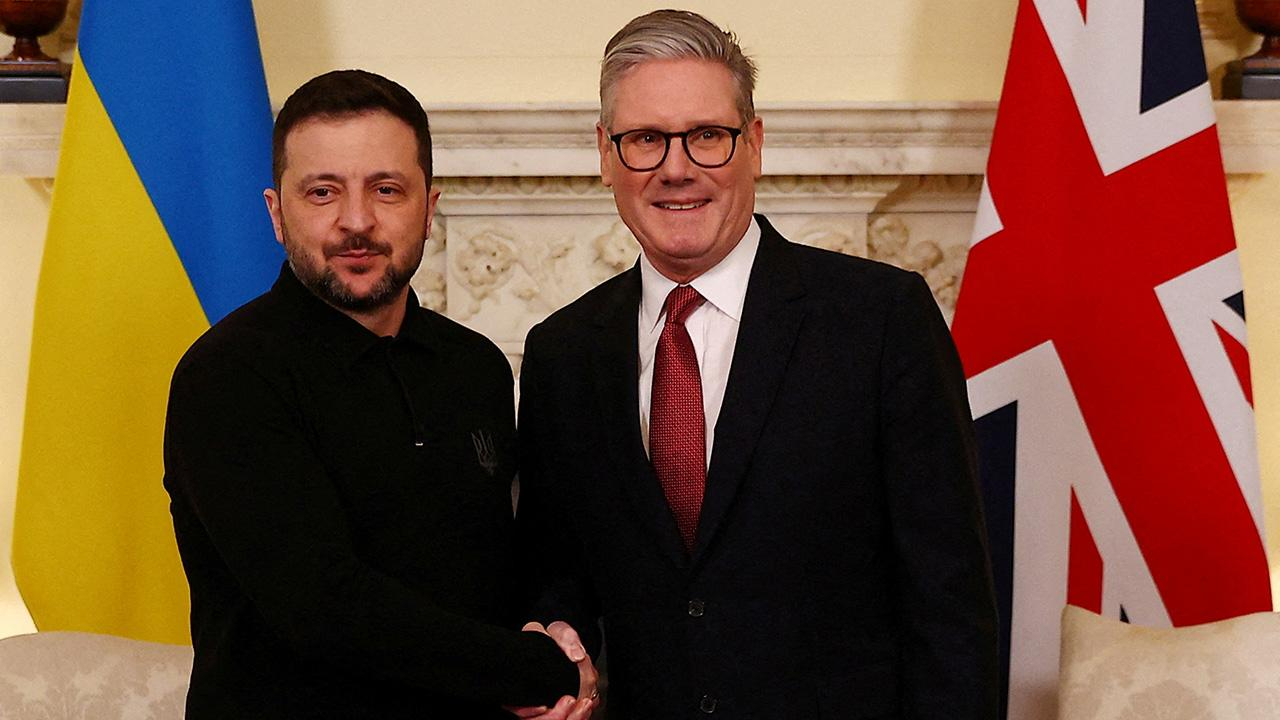 Starmer'dan Trump-Putin zirvesi öncesi Zelenski adımı