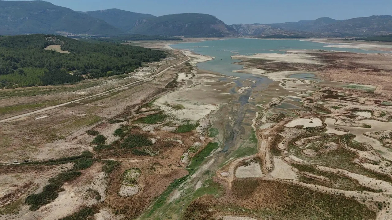 İzmir’in yalnızca 2 aylık suyu kaldı