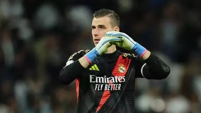 Fenerbahçe, Lunin için Livakovic’i takas önerdi