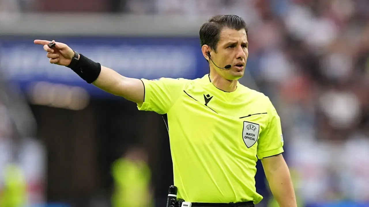 Halil Umut Meler’den UEFA Konferans Ligi’nde tartışmalı penaltı kararı