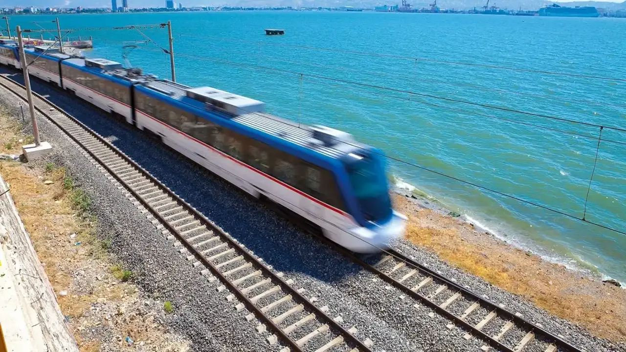 İZBAN’da seferler yeniden başladı