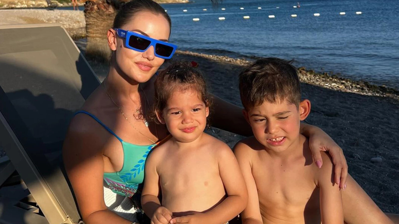 Fahriye Evcen’den tatil paylaşımı: Ailece mutluluk