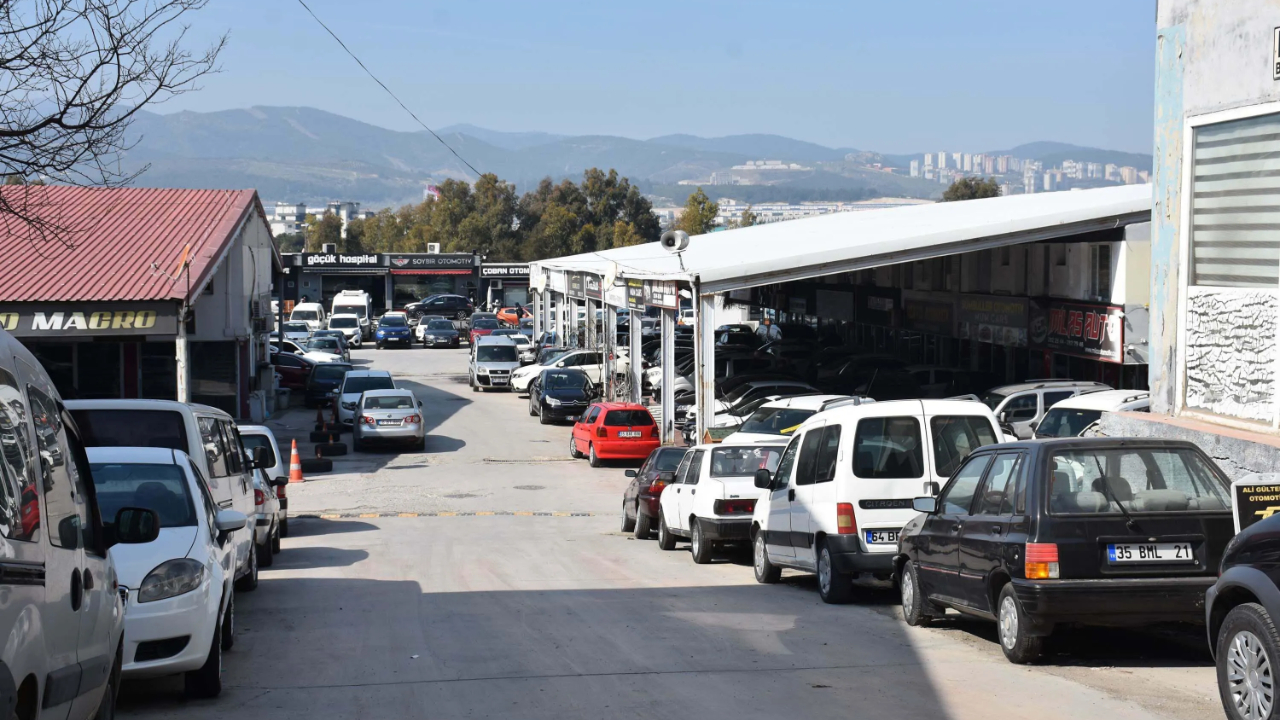 İzmir’de kiralık araçta talep patlaması: Fiyatlar 5 bin TL’ye çıktı