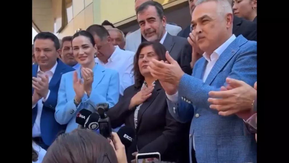 AK Partili Özlem Çerçioğlu’ya tezahüratlı destek