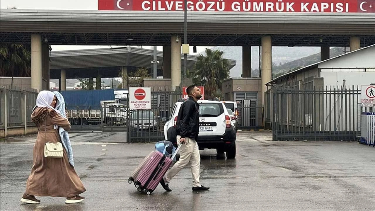 Suriye&#039;ye pasaportla geçiş dönemi başladı