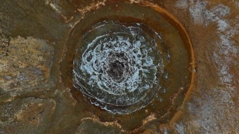 Tuz Gölü’nde doğa harikası: Soğuk su gayzeri