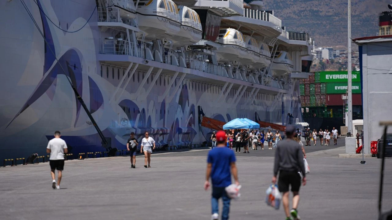 İzmir’e gelen yabancı turist sayısında düşüş