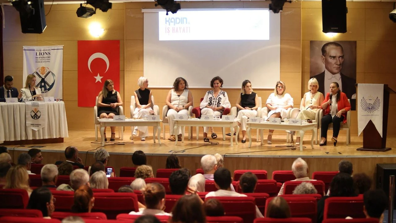 Buca’da Kadın ve İş Hayatı paneline yoğun ilgi