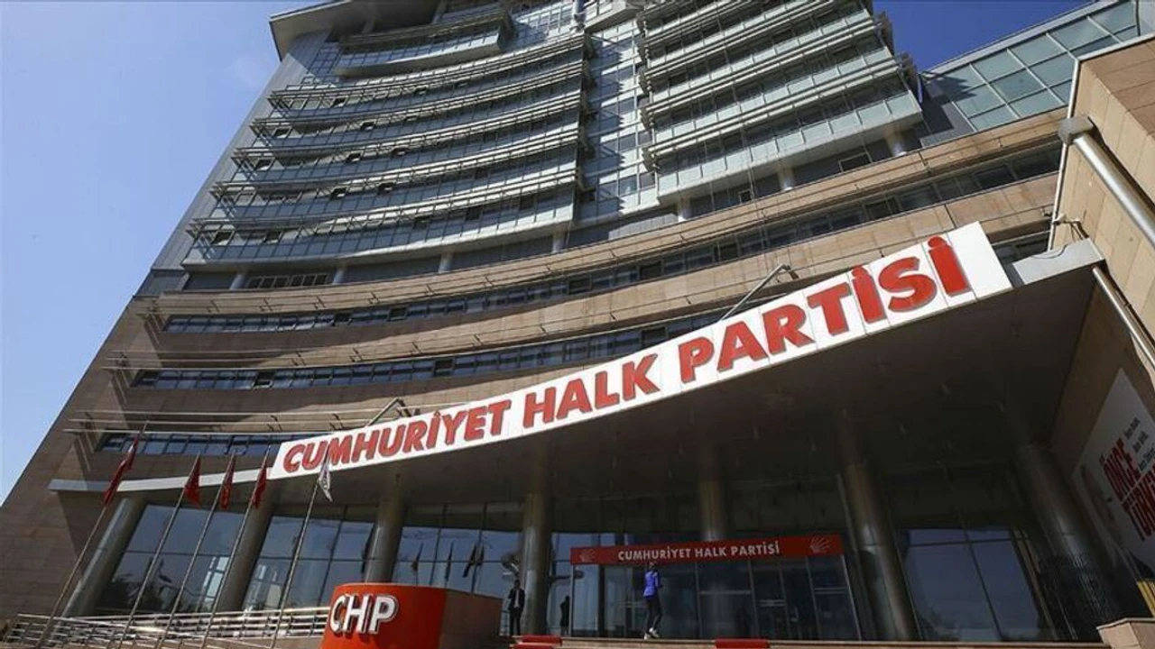 CHP Uşak İl ve Merkez İlçe yönetimleri istifa etti