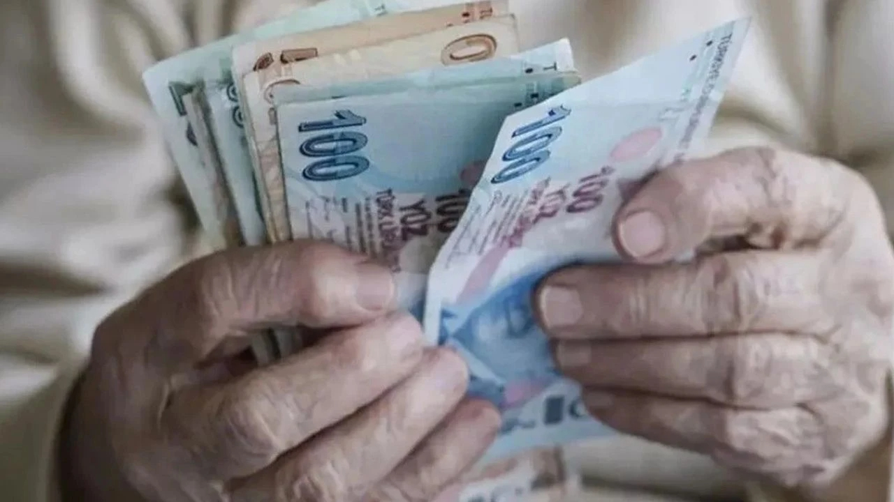 Emekli promosyonlarında yarış kızıştı: Sözleşme şartlarına dikkat!