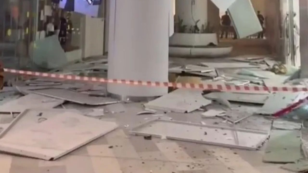 Helyum tüpü patladı, Moskova’da mağaza tahliye edildi