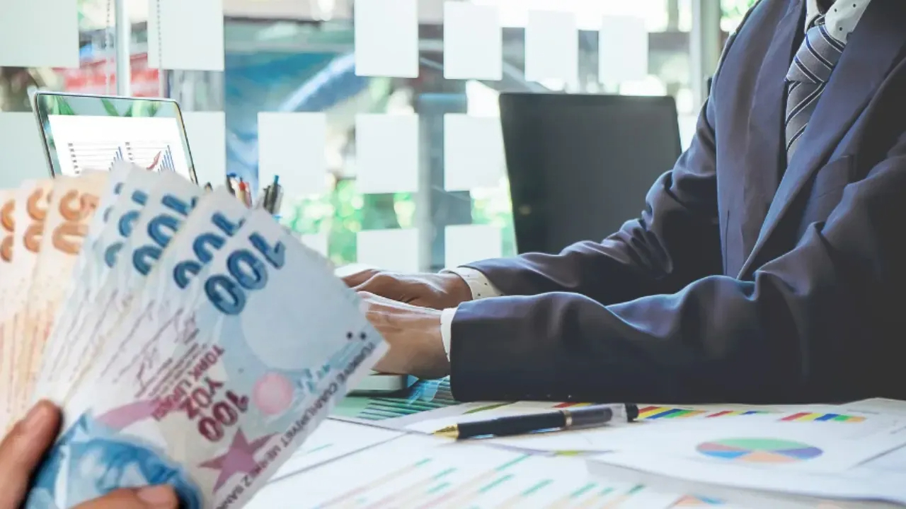 Hükümet memura son teklifini sundu: 2026 için %11+%7 zam