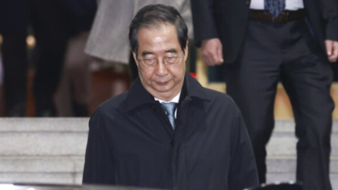 Asya’da siyasi kriz: Eski Başbakan hedefte