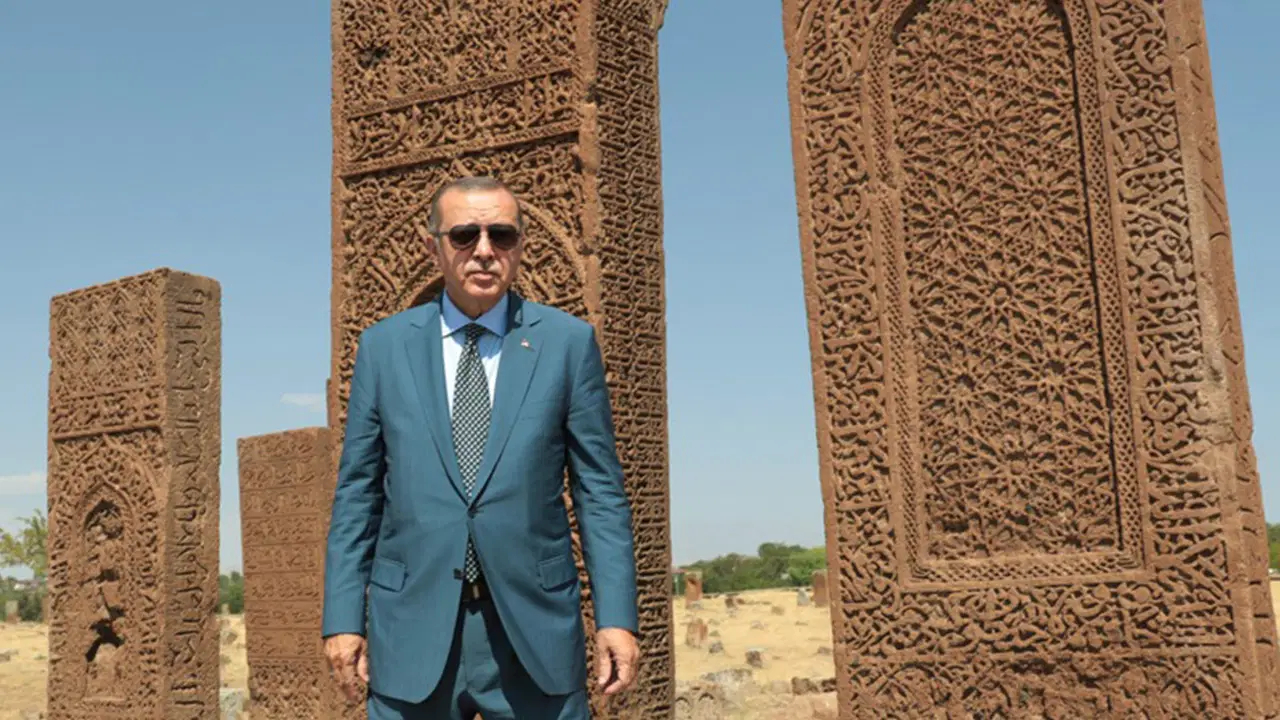 Kabine Toplantısı Ahlat’ta: Erdoğan’dan “Terörsüz Türkiye” mesajı bekleniyor