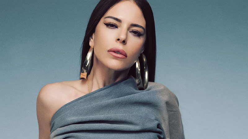 Simge Sağın’dan şok itiraf: “Çocukken istismara uğradım”